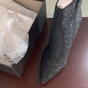 Betsy Johnson NIB Black Sparkling Boots Size 7 Women’s
